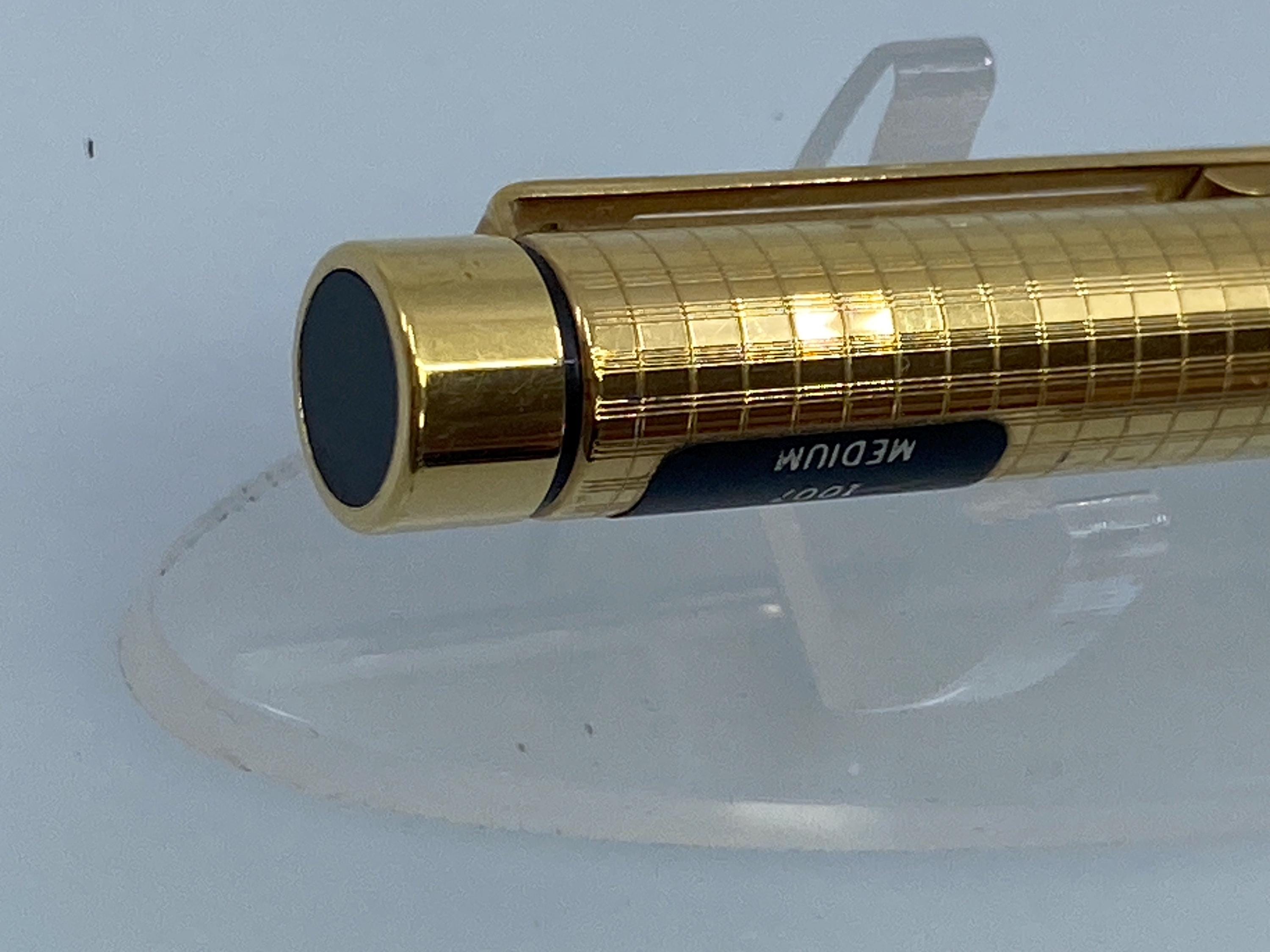 Sheaffer Targa 1007 Fountain Pen - Square Design and 14K Gold Nib