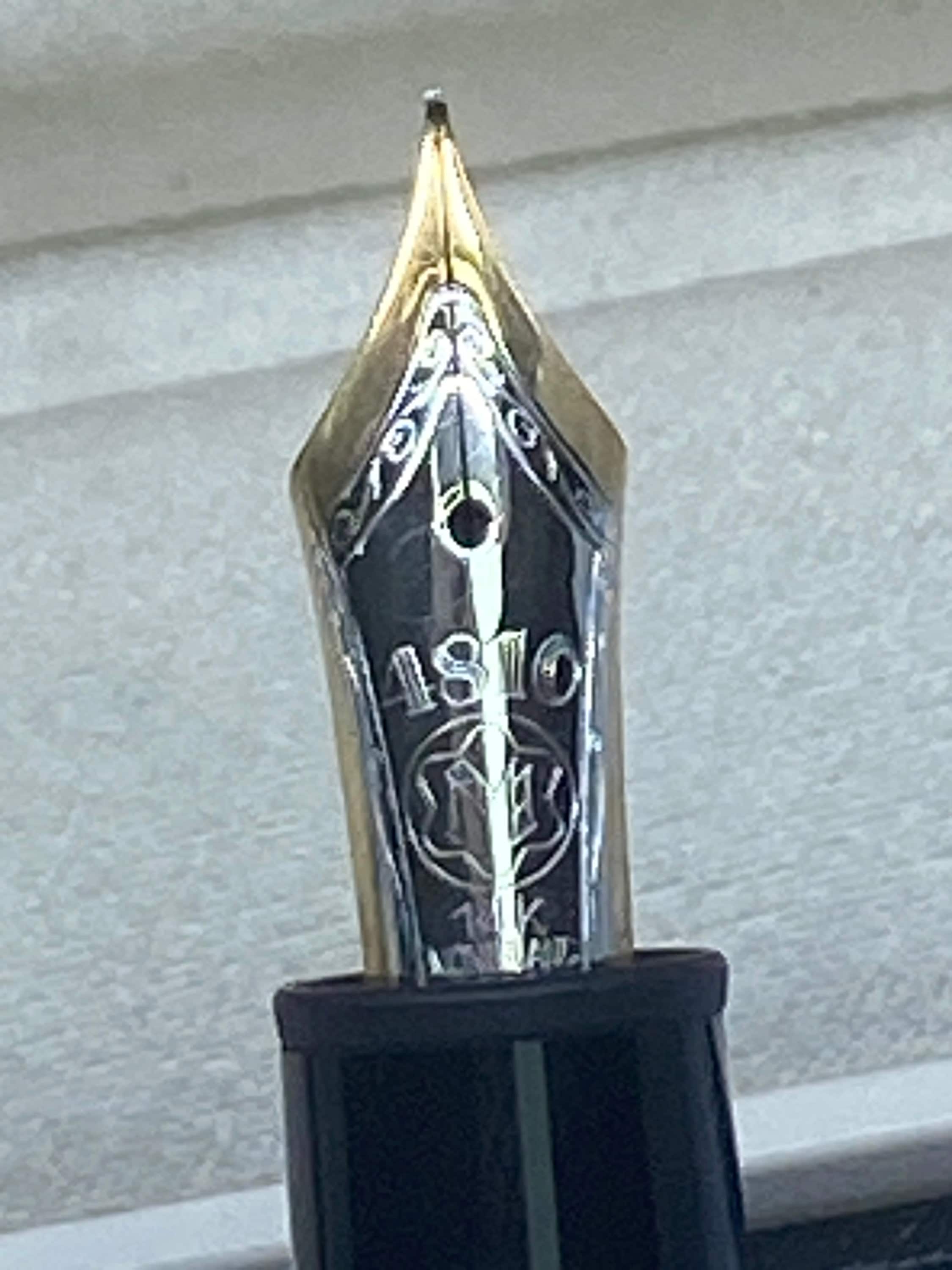 Montblanc Meisterstück 146 Le Grand Fountain Pen 14K Medium Nib