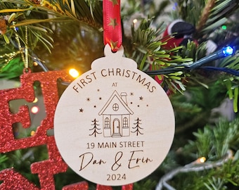 Adorno navideño de madera para la primera Navidad en un nuevo hogar, regalo para un nuevo hogar, decoración para el árbol de Navidad, regalo para el primer hogar, colgador de madera para el árbol