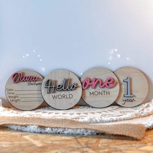 Disques 3D des jalons mensuels pour photos de bébé | Marqueurs d'étapes mensuelles en bois gravés | Panneau bébé personnalisé | Accessoire de photographie de bébé | Bébé