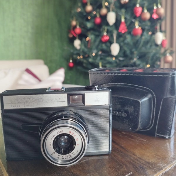 Russian made Cmeha Smena brand (U.S.S.R / Soviet Union) 35mm Camera with leather case