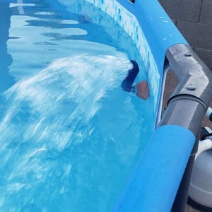 地上プールの噴水