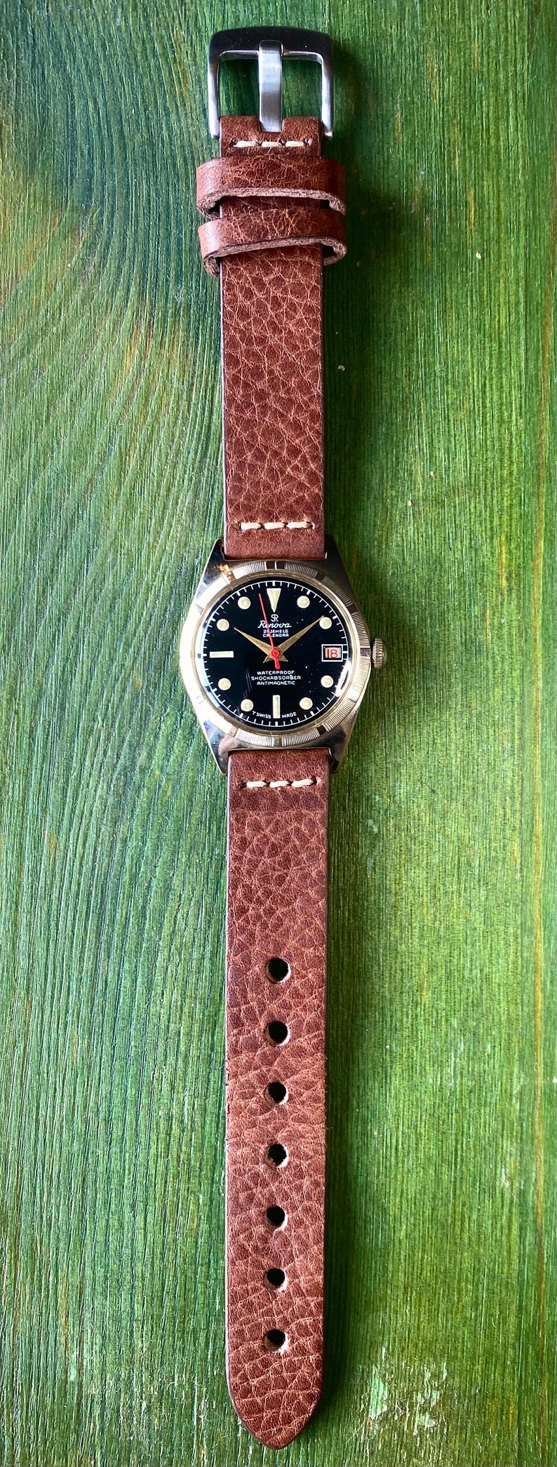 Swiss-made SR RENOVA Datumsfunktion schwarzes Zifferblatt mechanische Vintage Uhr ca. 1965 gewartet Bild 4