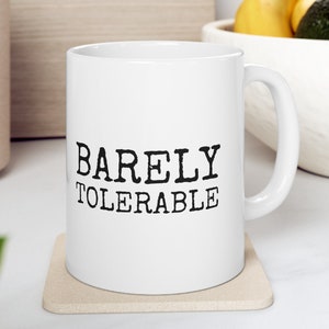 Duma i uprzedzenie kubek, ledwo znośny, ceramiczny kubek 11 uncji, książkowy, prezent dla miłośnika książek, pan Darcy, Elizabeth Bennet, romans Jane Austen