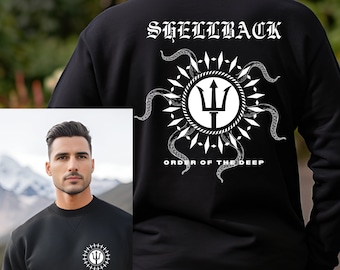 ネイビー シェルバック、ユニセックス クルーネック スウェットシャツ、赤道横断、海王星の領域、セーラー シャツ、シェルバックの入会式、オーダー オブ ザ ディープ