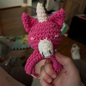 Sonajero/mordedor de unicornio rosa