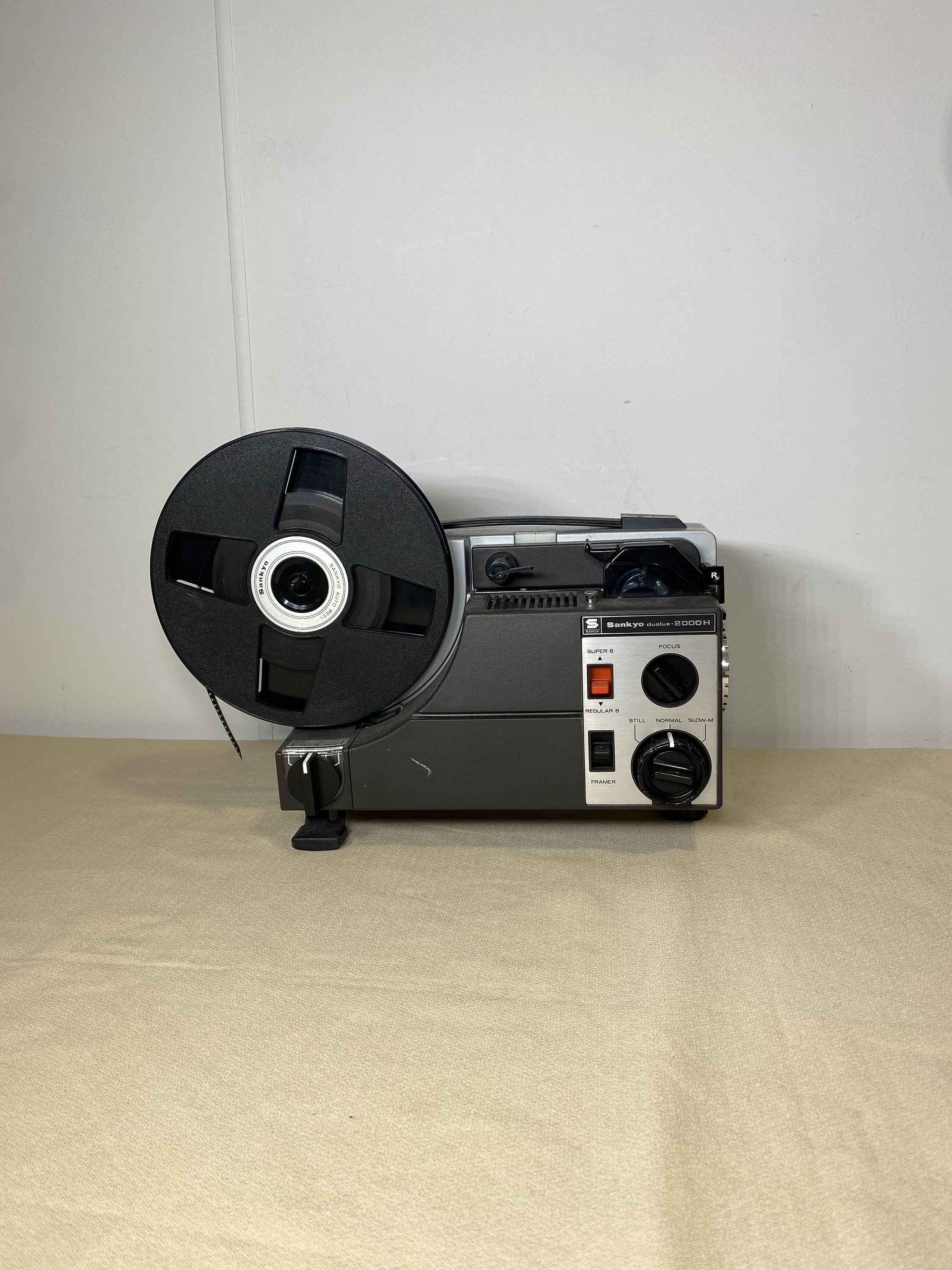 Projecteur film Dual 8 et Super8 mm EUMIG MARK 610 D - Courroie a remplacer