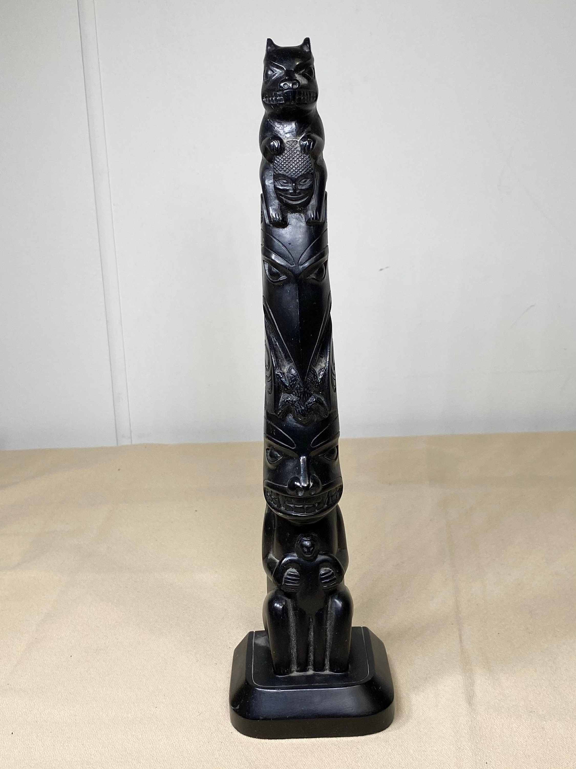 Totem vintage de Boma Reproduction canadienne Haida Cast Figure Mass of  Resin Totem Pole Totem Art Tiki 1980-90 -  France