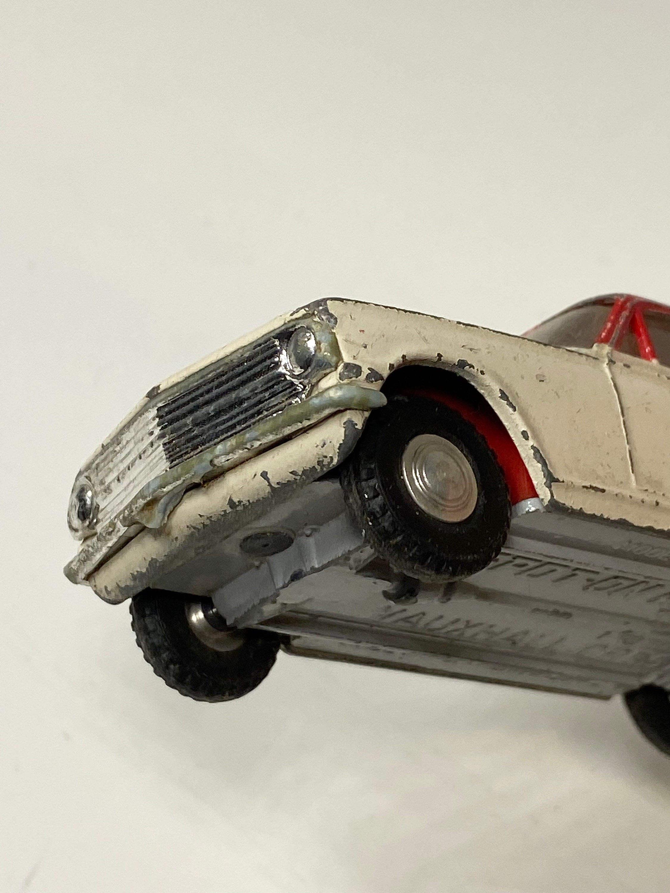 Spot-On Models By Triang Nr. 280 Vauxhall Cresta Die Cast Made In 