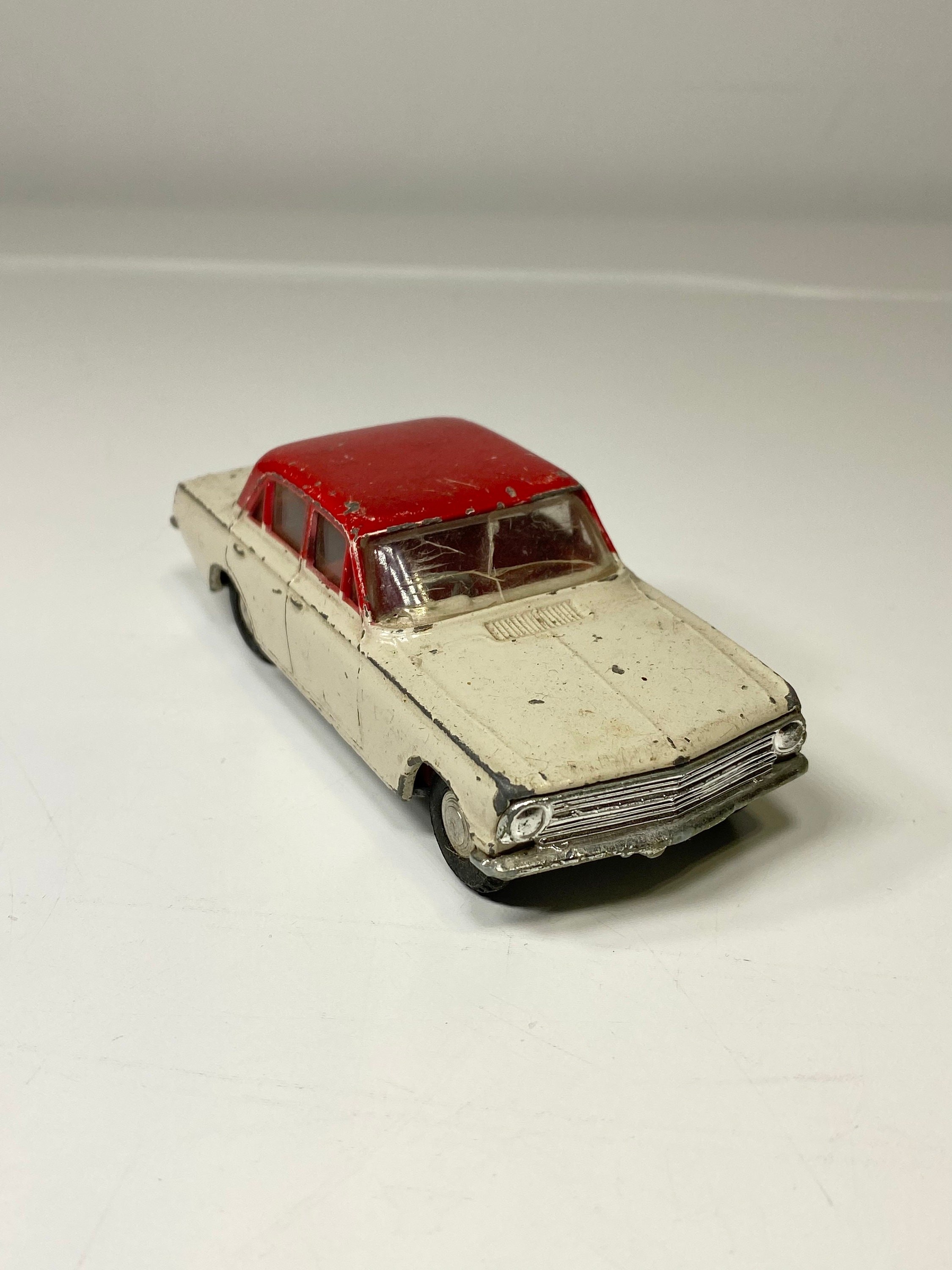 Spot-On Models By Triang Nr. 280 Vauxhall Cresta Die Cast Made In 