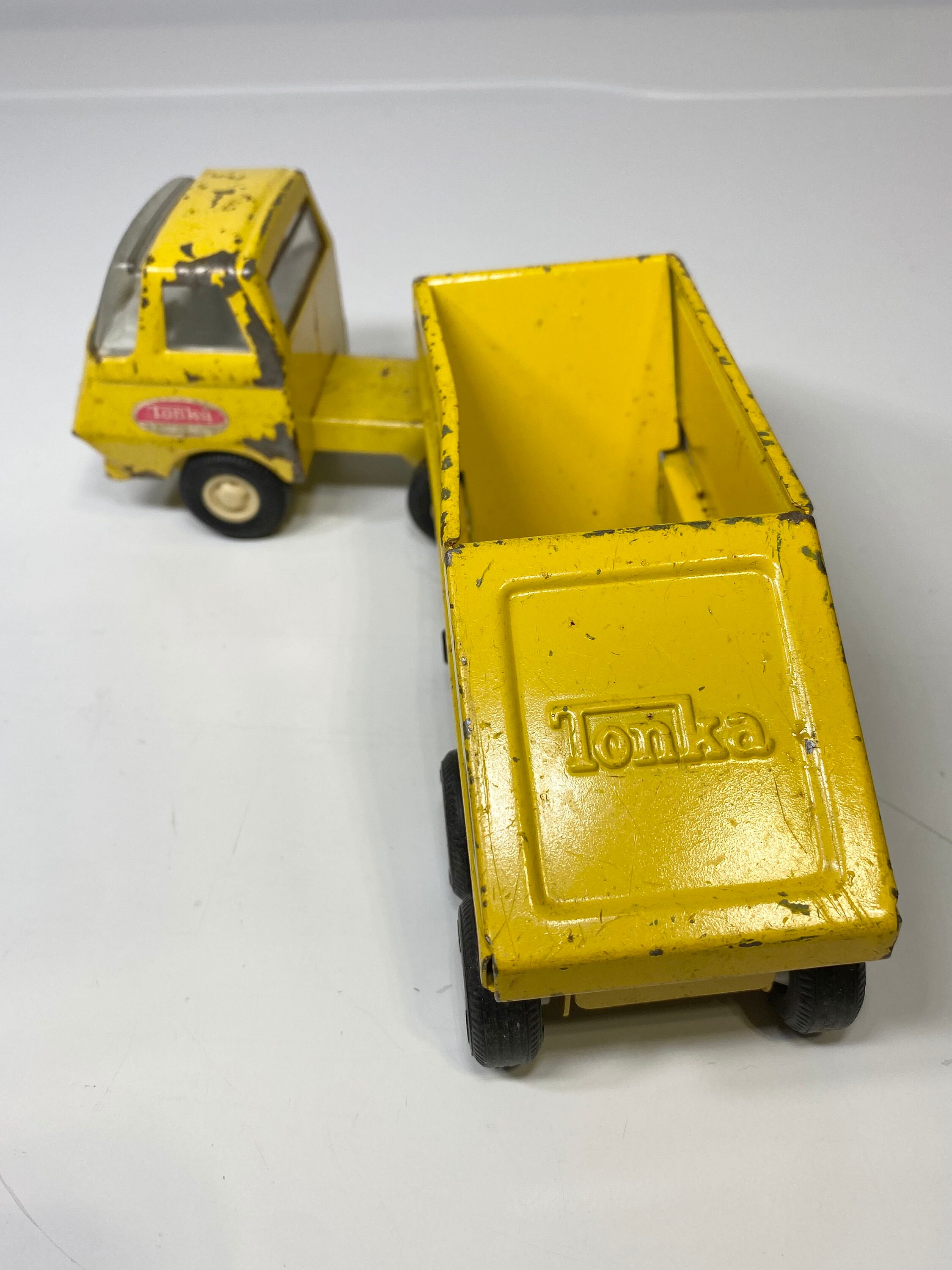 Dump Truck Blue Book 79 - d4hxl84