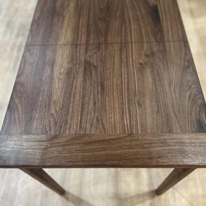 Dovetail Table with Leaf