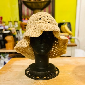 Bucket hat