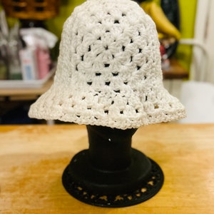 Bucket hat