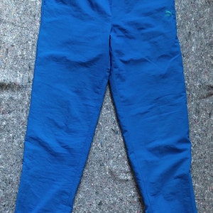 Minimalistyczne spodnie Puma w stylu vintage