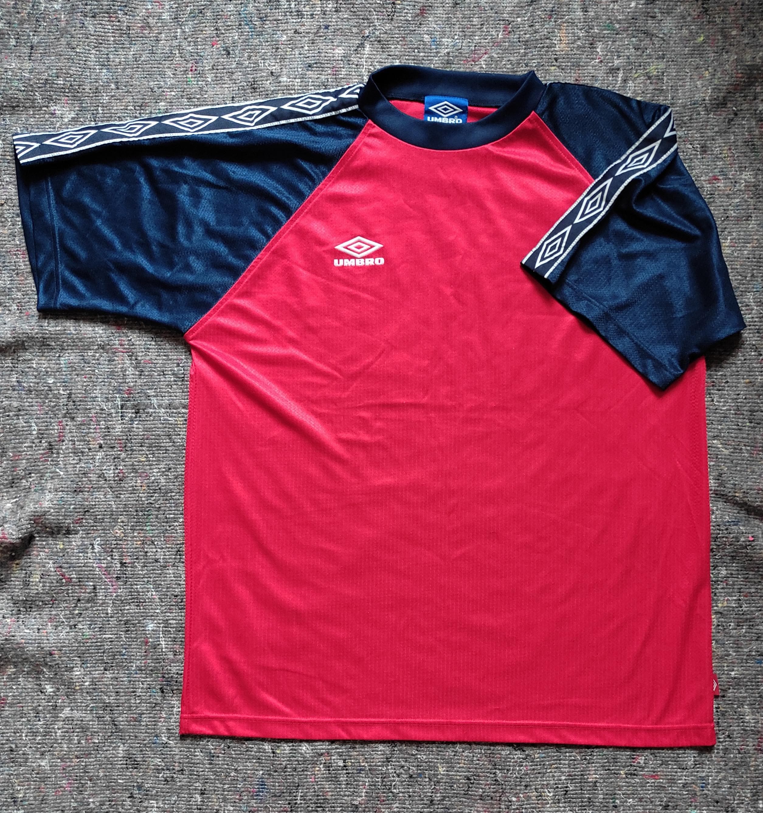 Umbro Boy's Game On Graphic Short Sleeve Shirt Size Small 6