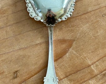 純銀　ナッツ／ボンボン　スプーン Vintage Sterling Silver Bon Bon, Nut or Candy Spoon With Monogram
