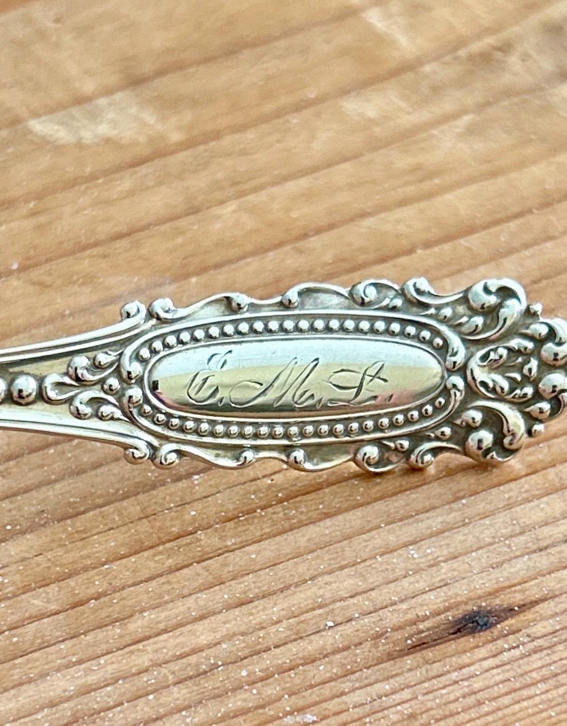 純銀　ナッツ／ボンボン　スプーン Vintage Sterling Silver Bon Bon, Nut or Candy Spoon With Monogram
