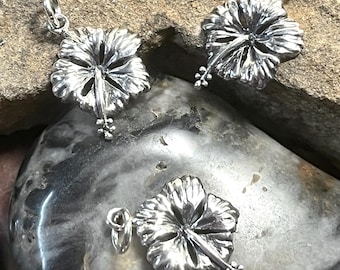 Sterling Silver Hibiscus Charm, Silver Hibiscus Pendant, Hawaiian flower Charm, Tropical Charm flower Charm,Sterling Flower Charm