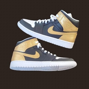Custom “Elegant” Air Jordan 1 Mid Shoes