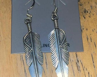 Kolczyki z piórami, ręcznie robione, wykonane z srebra próby 925, w stylu Indian Navajo, wykonane z tradycyjnego srebra próby 925 - Chris Charley