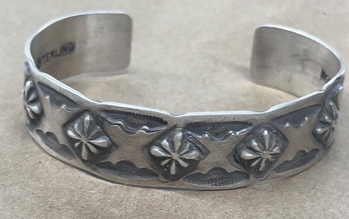 Nora Tahe - Etsy