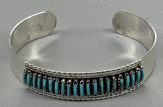 So Gorgeous Native American Navajo Gaspeite Stone Sterling Silver Cluster Bracelet So Gorgeous Native American Navajo Gaspeite Stone Sterling Silver Cluster Bracelet