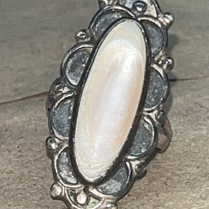 Navajo jewelry handmade vintage mother of Pearl sterling silver ring size 5