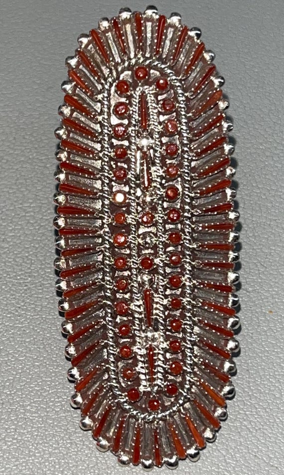 Captivating Vintage Native American Zuni 8 Corals Sterling Silver Wreath Pin Captivating Vintage Native American Zuni 8 Corals Sterling Silver Wreath Pin