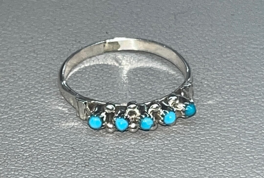 Native American Zuni Handmade Sterling Silver Snake Eye Row