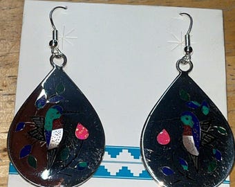Zuni-smycken med indianer, handgjorda örhängen i sterlingsilver med inlägg av kolibri, traditionella statement-örhängen - Raymond Boyd