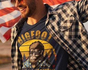 Big foot shirt, Bigfoot Tee, Yeti t-shirt, Sasquatch shirt, Squatch Tee, Retro shirt, Retro T-shirt, Vacation, Funny Shirt, Gift Idea
