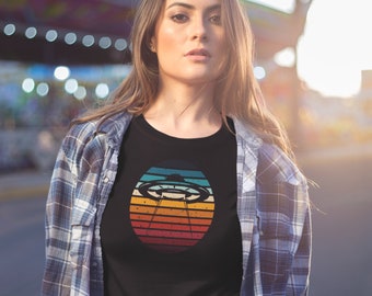 Retro UFO Shirt, Alien Shirt, Vintage UFO shirt, UFO t-shirt, Conspiracy shirt, Area 51 Tshirt, Sci Fi Shirt, Fun Shirt, Ufo Tee