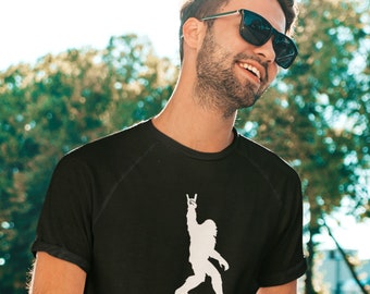Big Foot Shirt, Big Foot T-Shirt, Bigfoot Tee, Yeti t-shirt, Yeti Shirt, Sasquatch shirt, Squatch Tee, Believe, Funny Shirt, Gift Idea