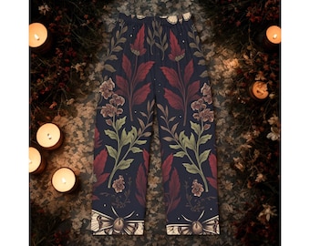 Forest Witch Damen Pyjama Hose - Gemütliche Nachtwäsche, Floral Loungewear, Geschenk für Sie, Relaxed Fit PJs, Motte, Schwarz und Geblümt, Dunkel Moody