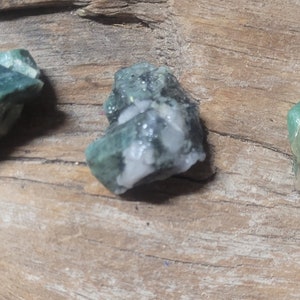Healing Crystal Raw NC Emerald In Matrix