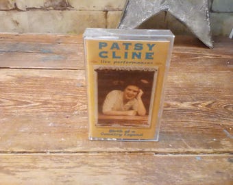 Cinta de casete de Patsy Cline, presentaciones en vivo, nacimiento de una leyenda del country, Razor and Tie Entertainment Publishers Clearing House, 1996 ex. Cond.