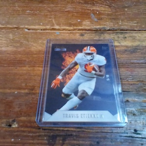 Travis etienne rookie heat card wild card matte black #mrhr-10 numbered 5 of 10 from 2021 raw near mint