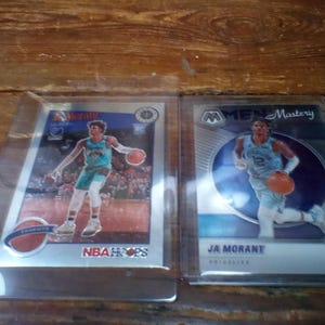 ja Morant 2019-20 Basketball Karten #297 2020-21 Basketball Karten #297 2020-21 Mosaik Men of Mastery #17 Prizm beide roh beide DM