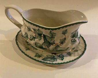 International Tableworks Green Ivy Gravy Boat