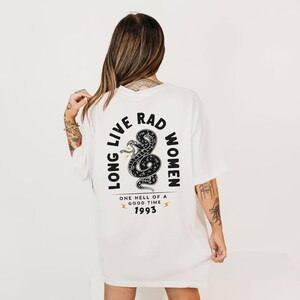 T-shirt graphique longue durée Rad pour femmes