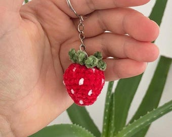 Porte-clés fraise au crochet velouté