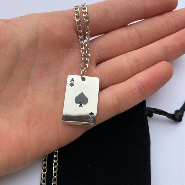 Handgemachter personalisierter Edelstahl Schwarz A Spielkarten Anhänger, Casino Glückskarten Schmuck, Weihnachtsgeschenke, Weihnachtsschmuc