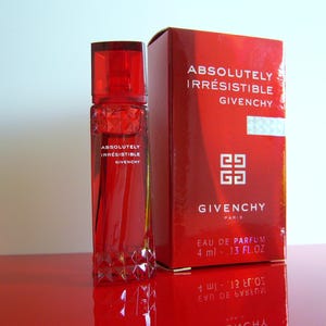 Miniatur-Parfüm für Sammler: Absolutely Irresistible Givenchy, 4 ml Eau de Parfum, Splash-Flasche in Minigröße