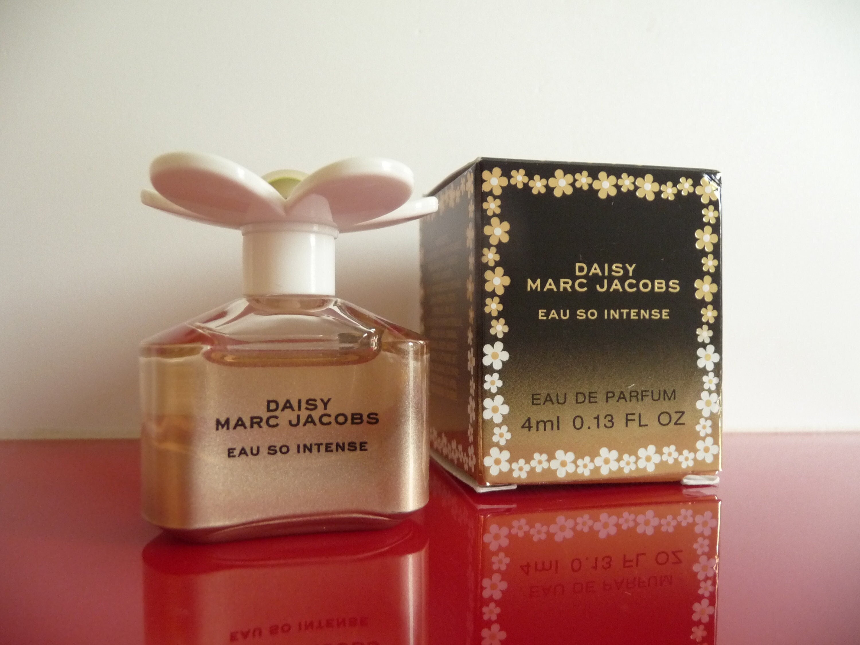 Marc Jacobs Daisy Eau So Intense Women's Eau de Parfum - 3.4oz  3616301776024