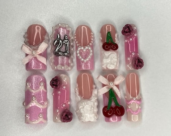 バースデーケーキローズ3Dプレスオンネイル、ハンドメイドアーモンド