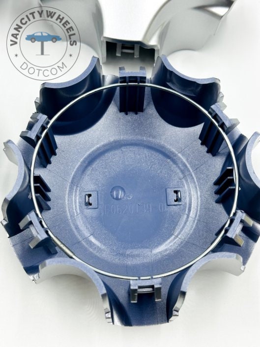 4pcs Toyota Wheel Center Caps in Gloss Silver/chrome Toyota Alloy Wheel Center Caps, Silver/gold