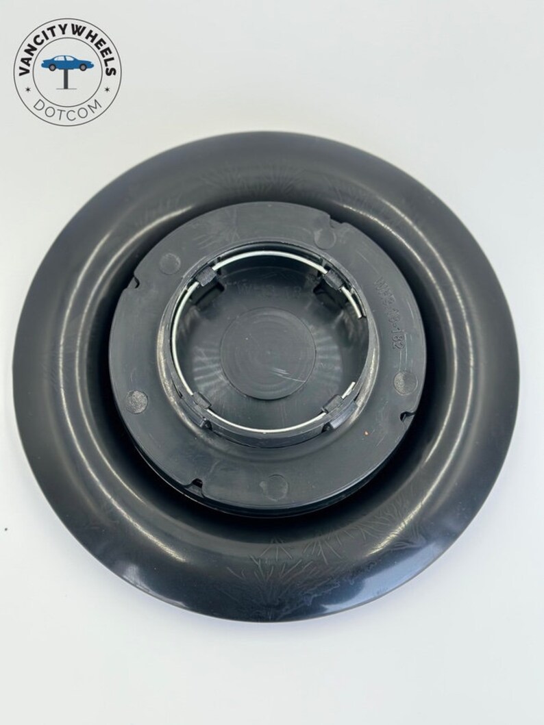 Bentley Logo Floating Caps in Black Color, Black Floating Wheel Center