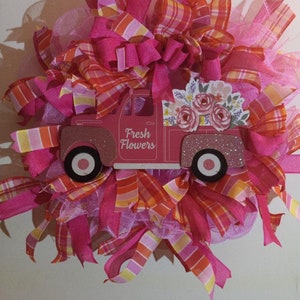 Happy Fun Pink Pickup Truck Wreath Flat for Storm Door