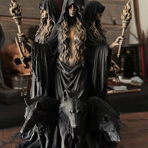 Hekate Propolos (40 cm (≈ 15.7 inches) She Who Guide - Resin Sculpture / Statue